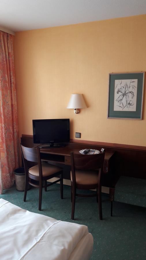 Hotel Am Schoenbuchrand Tübingen Extérieur photo