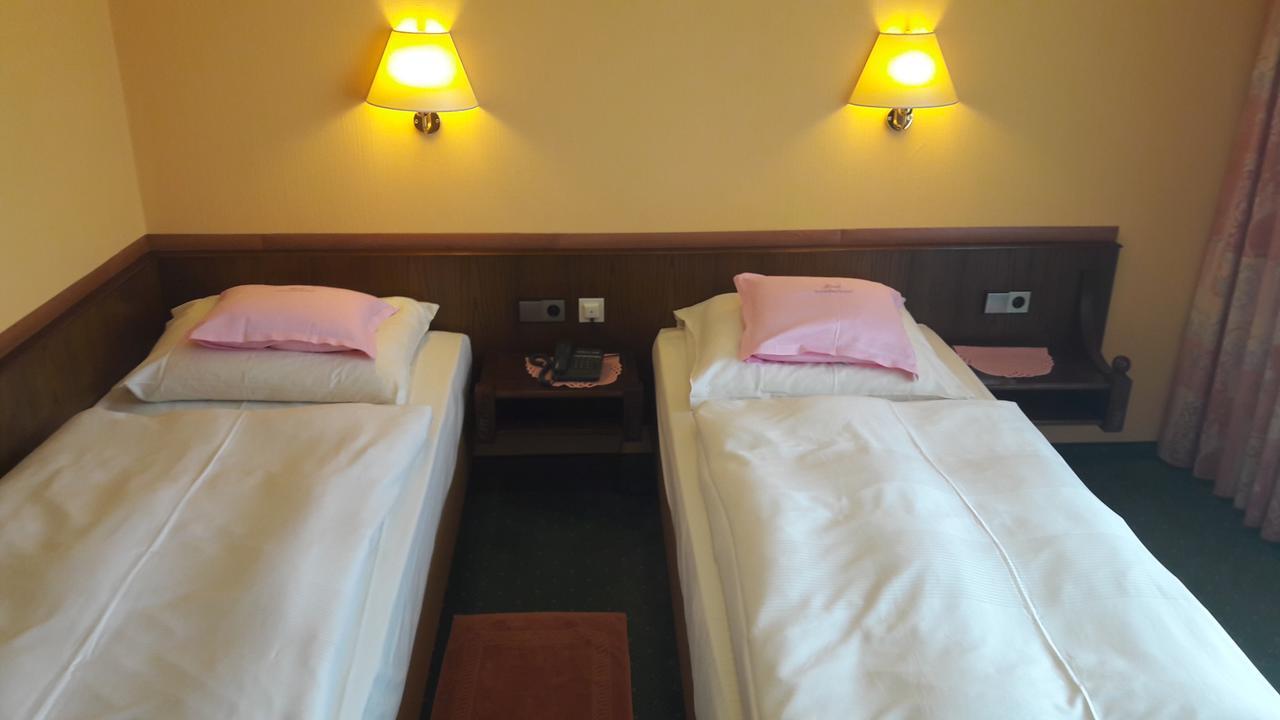 Hotel Am Schoenbuchrand Tübingen Extérieur photo